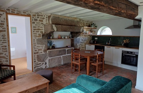 Champfleur Cottage | Beautiful Maison de Campagne: Family Fun & Unique Rooms
