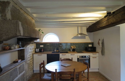 Champfleur Cottage | Beautiful Maison de Campagne: Family Fun & Unique Rooms