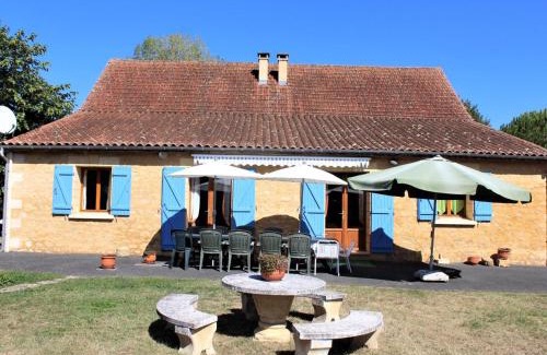 Calviac-en-Perigord House | Family-Friendly Maison de Campagne Near Sarlat with Garden