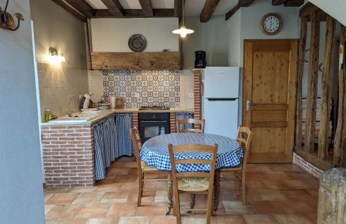 Lorcy House | Family-Friendly Gîte Lorcy for 5 in Scenic Location
