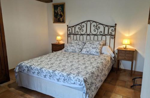 Lorcy House | Family-Friendly Gîte Lorcy for 5 in Scenic Location