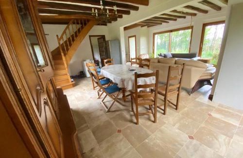 Mouterre-Silly House | Cozy 4-Bedroom Maison with Garden & WiFi in Mouterre Silly