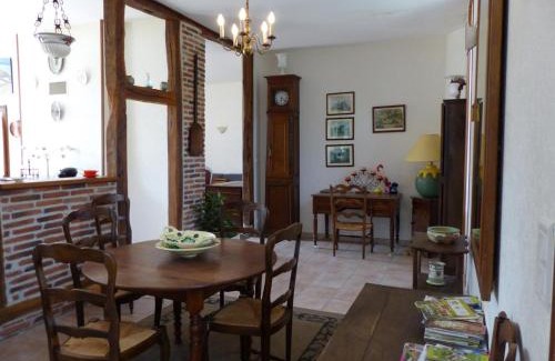 Dompierre-sur-Besbre House | Idyllic Retreat with Valley Views, Garden & Terrace Access