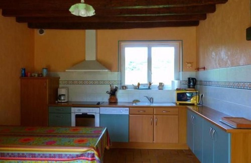 Saint-Remy-de-Sille House | Tranquil Maison de Pierre: Family and Pet-Friendly Retreat