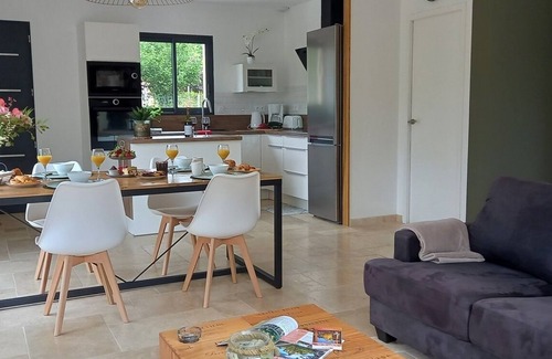 Simeyrols House | Charming Country Retreat Near Sarlat with Pool & Pet Friendly