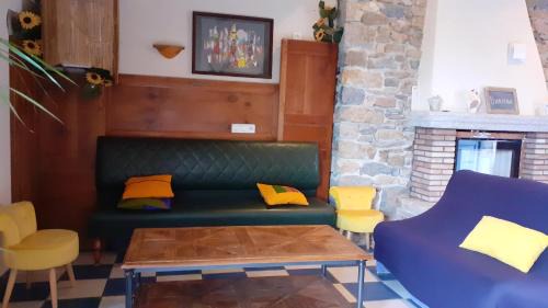 Mouzillon House | Charming 3-Bedroom Maison with Garden & WiFi in Mouzillon