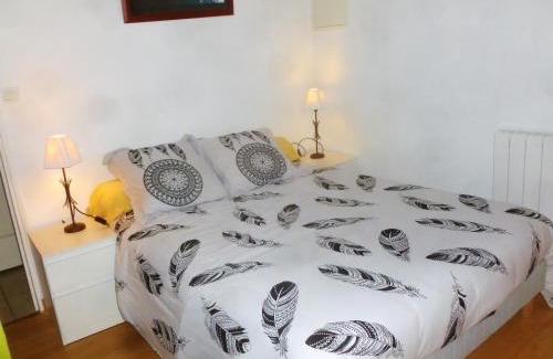Plougasnou House | Enchanting Maison de Plougasnou with Beautiful Garden