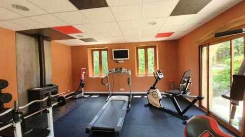 Puy-l'Eveque House | Charming Poolside Retreat in Puy l'Eveque with WiFi