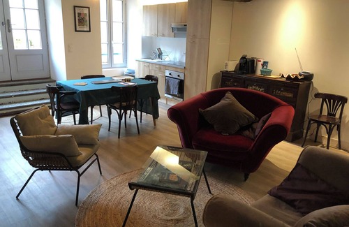 Lectoure House | Inviting Maison de Charme with Lake View & Spa in Lectoure