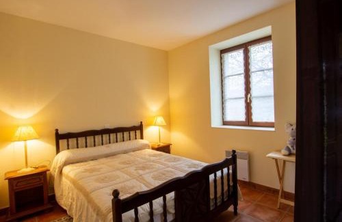 Tursac House | Inviting Maison de Charme with Garden near Prehistoric Sites