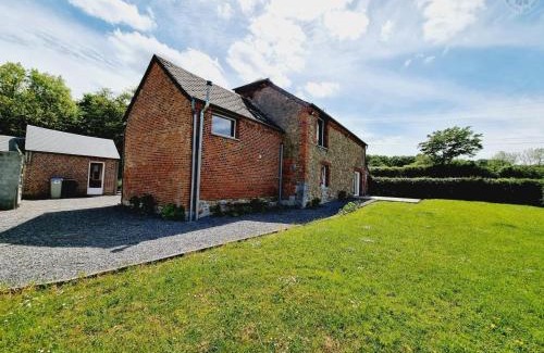 Liessies House | Gîte Liessies: Spacious Retreat for 12 in Nature's Embrace