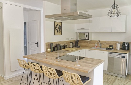 Sud Loire House | Elegant Maison de Charme with Garden & Inviting Amenities