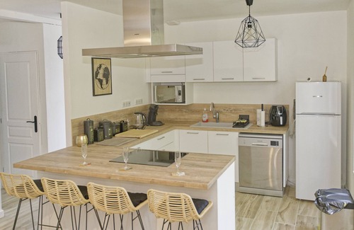 Sud Loire House | Elegant Maison de Charme with Garden & Inviting Amenities