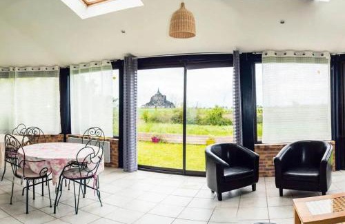 Courtils House | Charming Maison in Courtils with Garden & Family-Friendly Amenities