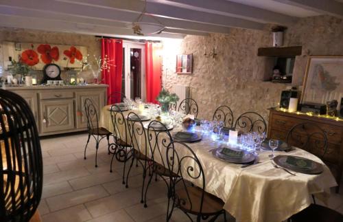 Limeyrat House | Maison De Charme Avec Sa Piscine