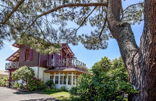 Gujan-Mestras House | Elegant Maison de Charme with Pool in Arcachon