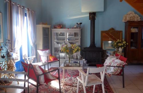 Locmaria House | Cozy Maison Locmaria: Family-Friendly Getaway Awaits