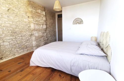 Monflanquin Apartment | Charming Maison de Charme with Terrace and City Views