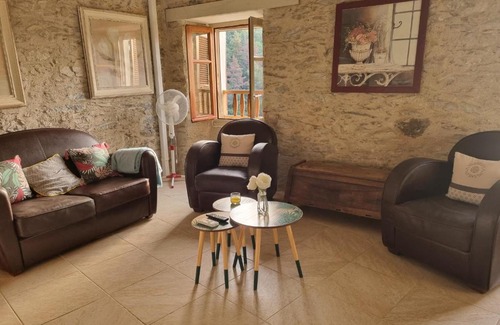 Casamozza House | Welcoming Maison de charme Vescovato: Pet & Child Friendly