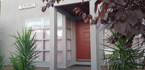 Broken Hill House | Family-Friendly Stay at Maison de Chocolate - 4 Star Comfort