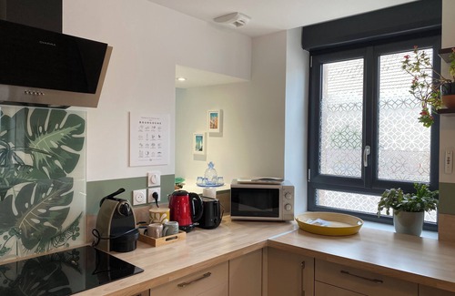 Vonges House | Family-Friendly Retreat with Kitchen for Memorable Stays