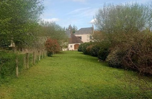 Moutier-d'Ahun House | Family-Friendly Retreat at Maison de famille du pont Millénaire