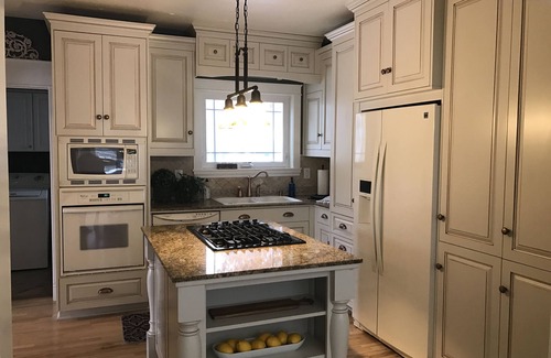 Garden District House | Beautiful Maison De Fleur - Remodeled Victorian Near Sherman Ave