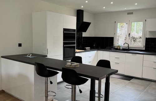 Bazoches-sur-le-Betz House | Inviting Retreat at Maison de Campagne - Family and Pet Friendly