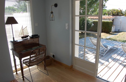 Noirmoutier-en-l'Ile House | Experience Maison de Tradition Noirmoutrine: Oceanfront Retreat