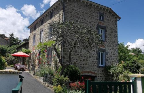 Saint-Just-pres-Brioude House | Family-Friendly Maison de Caractère with Garden Near Brioude