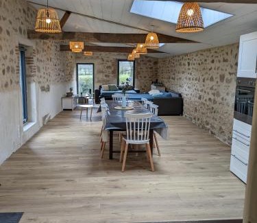 Saint-Laurent-sur-Sevre Apartment | Family-Friendly Maison de Vacances with Oceanfront Views