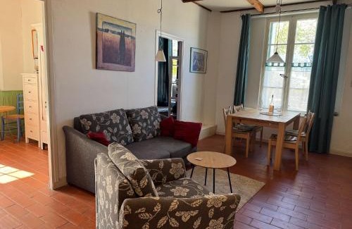 Homps Apartment | Cozy Maison de l'amitié Homps with Oceanfront Views