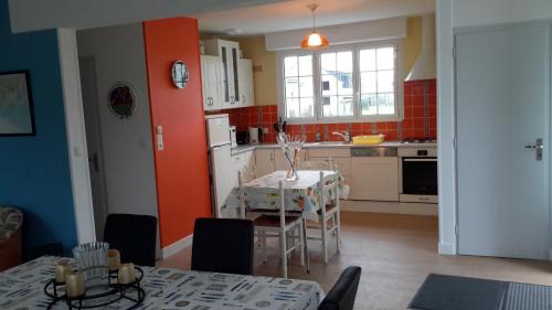 Damgan House | Highly Rated Maison de l Ile - Ideal for Families