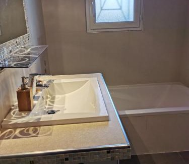 Sainte-Soulle House | Enjoy a Pet-Friendly Stay at Maison de la Solinoise