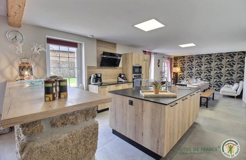 Plenee-Jugon House | Exceptional Stay at Maison de la Ville-j: Family-Friendly & Accessible
