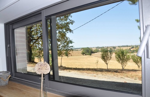 Aussac House | Discover Maison de Maître: Poolside Retreat with Lake Views