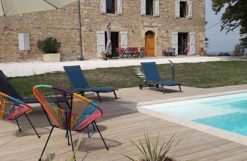 Aussac House | Discover Maison de Maître: Poolside Retreat with Lake Views