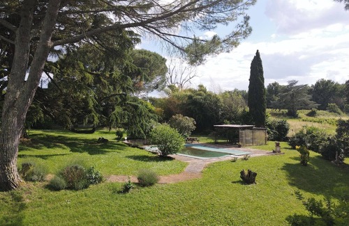 Pomport House | Maison de maitre with beautiful views over the vineyards. Large swimming pool.