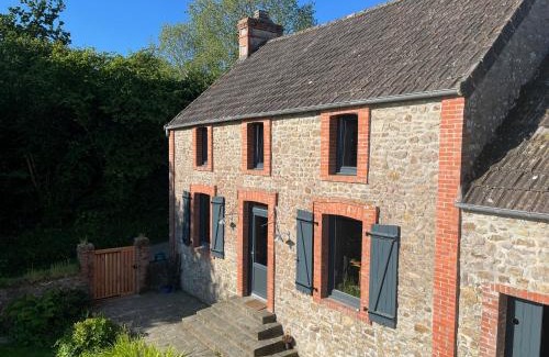 Anneville-en-Saire House | Discover Maison de Mary: Oceanfront Retreat Near the Sea