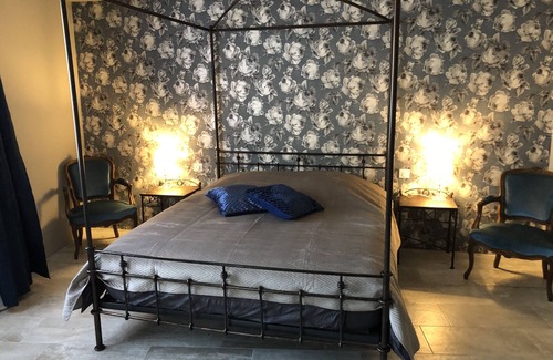 Ginestas Bed & Breakfast | Relaxing Retreat at Maison de Midi: Pool & Restaurant Awaits