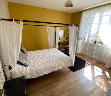 Montgibaud Bed & Breakfast | Oceanfront Maison de Montgibaud with Pool & Pet-Friendly Stay