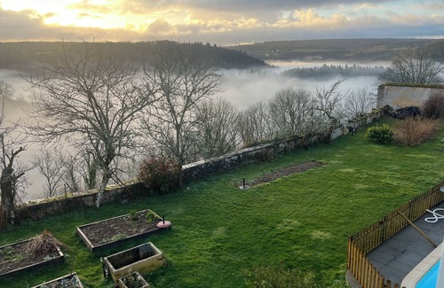 Avallon House | Experience Maison de Noble Nicolas - Jules with Pool & Lake View
