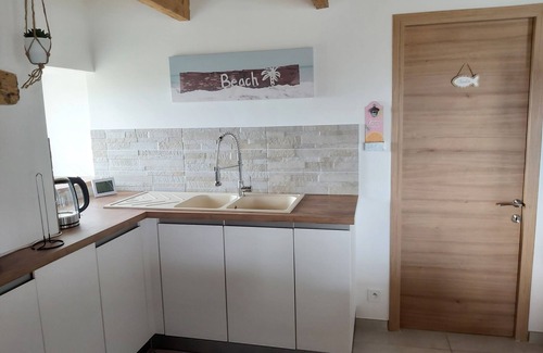 Plovan House | Seaside Retreat with Breathtaking Views and Family Amenities