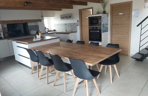 Plovan House | Seaside Retreat with Breathtaking Views and Family Amenities