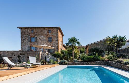 Lachassagne Bed & Breakfast | Oceanfront Bliss at Maison de Pagneux - Guest Rated 9.9/10