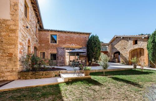 Lachassagne Bed & Breakfast | Oceanfront Bliss at Maison de Pagneux - Guest Rated 9.9/10