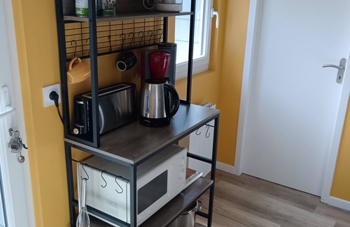 Kerroch House | Cozy Maison de Pecheur: Ideal for Families & Pet Lovers
