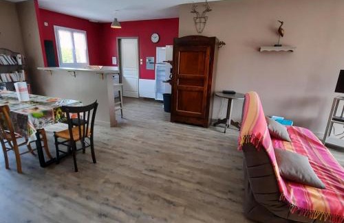 La Roche-Posay House | Cozy Maison with Garden Near Thermes St Roch for Families
