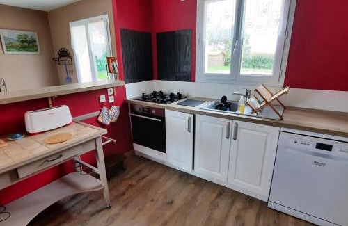 La Roche-Posay House | Cozy Maison with Garden Near Thermes St Roch for Families