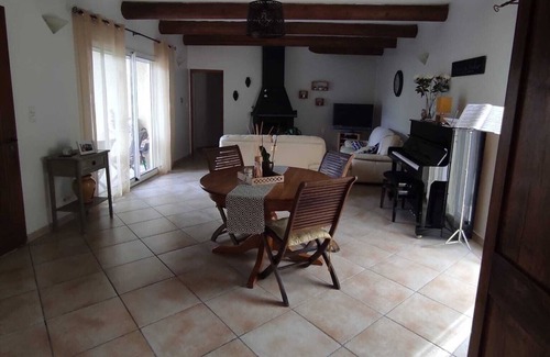 Caderousse House | Relaxing Maison de Quartier: Ideal for Families Near Avignon
